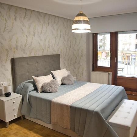 La Villa De Lore, Piso Completo Apto 6 Personas Con Garaje 阿维莱斯 外观 照片