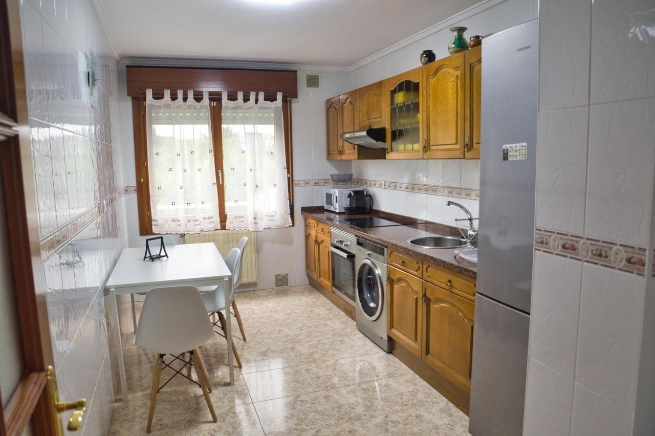La Villa De Lore, Piso Completo Apto 6 Personas Con Garaje 阿维莱斯 外观 照片